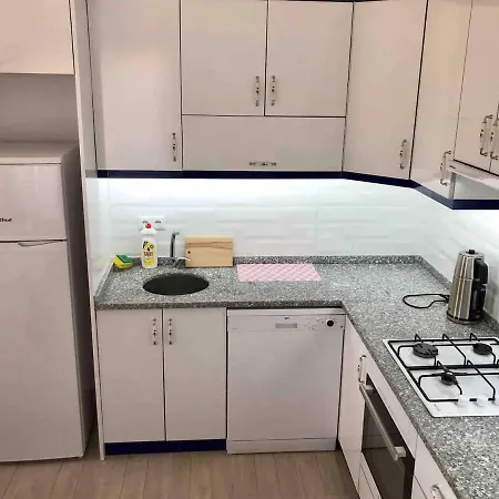 Ness House - Big Veranda And Backyard بيت للعطل داتْشا